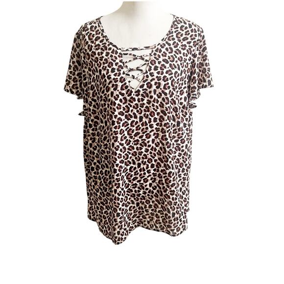 Torrid Georgette Animal Print Short Flutter Sleeve Top Sz 2X NWT Lattice V-Neck - Picture 1 of 11